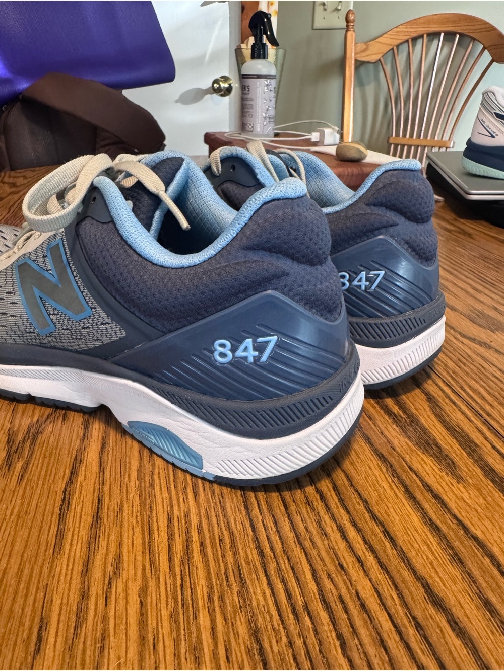 Women’s New Balance 847v4 Walking Shoes / 9 - Picture 4 of 7